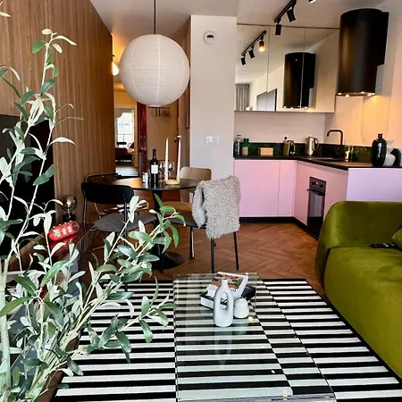 Family & Friends Art Piekny Widok Z Garazem Apartment